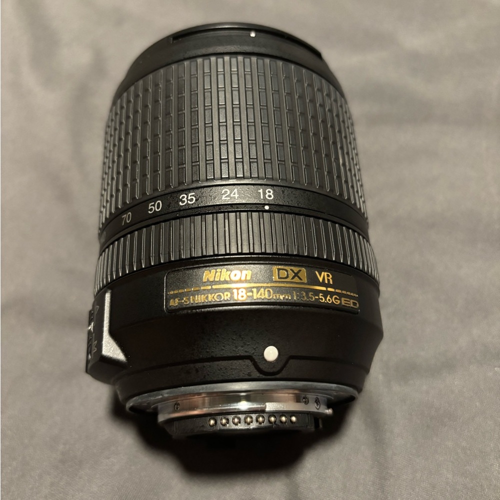 Nikon AF-S DX Nikkor 18-140mm f/3.5-5.6G ED VR